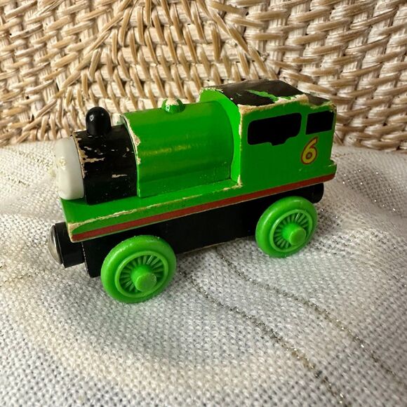 Thomas and Friends Percy Wooden Railway - Picture 2 of 7